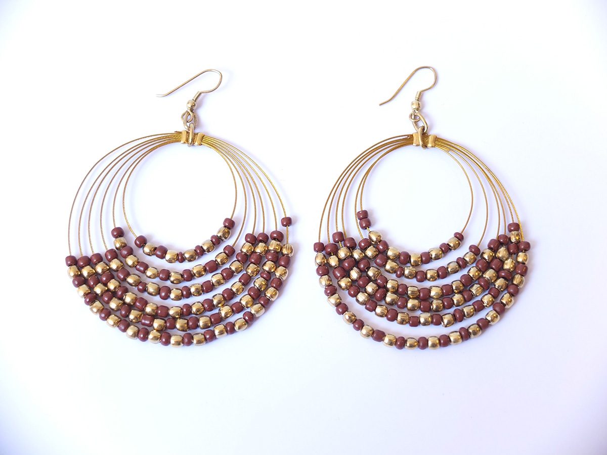 photo fil de bronze Inde perles de couleurs 